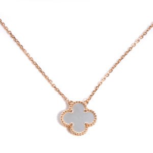 Vintage Alhambra pendant - Image 1