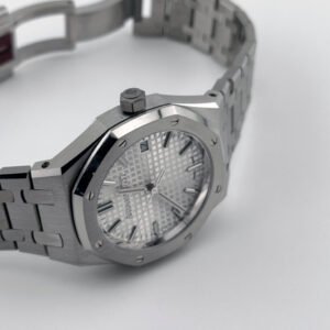 Audemars Piguet Royal Oak 77350ST.OO.1261ST.01 Stainless Steel Silver-Toned Dial - Image 4
