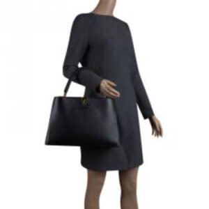 Louis Vuitton Black Taurillon Leather Capucines MM Bag - Image 2