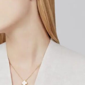 Vintage Alhambra pendant - Image 2